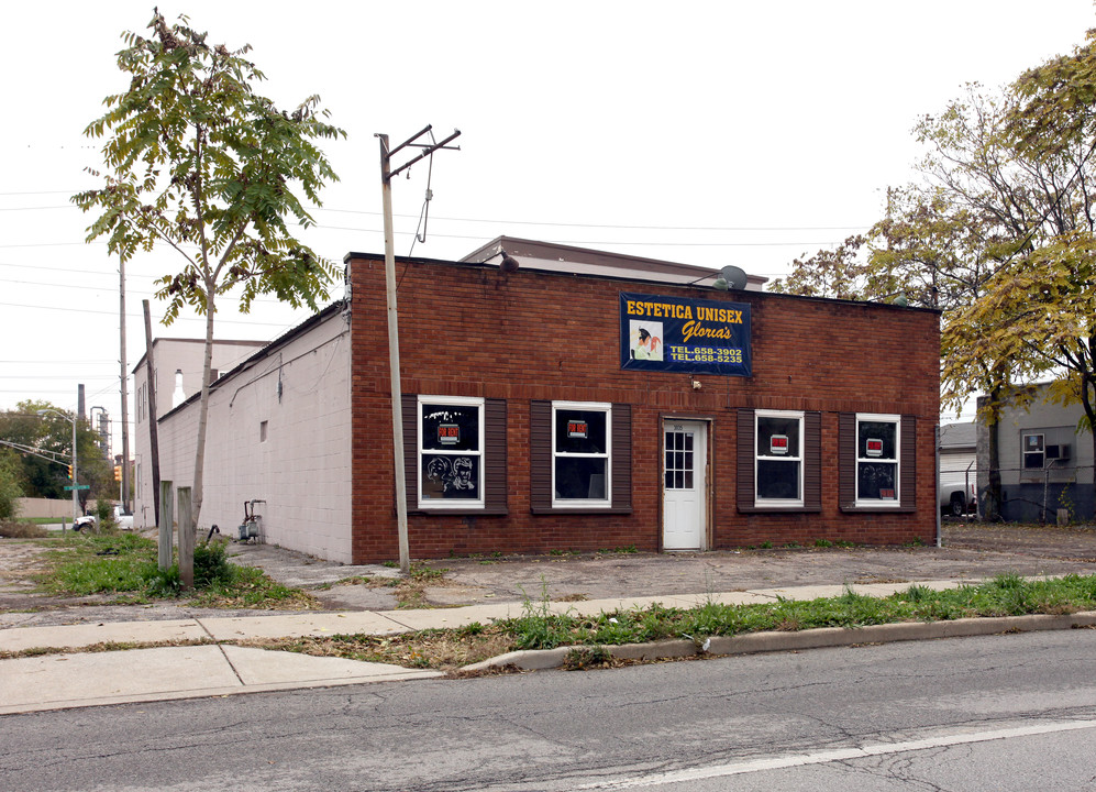 3030-3032 Southeastern Ave in Indianapolis, IN - Building Photo