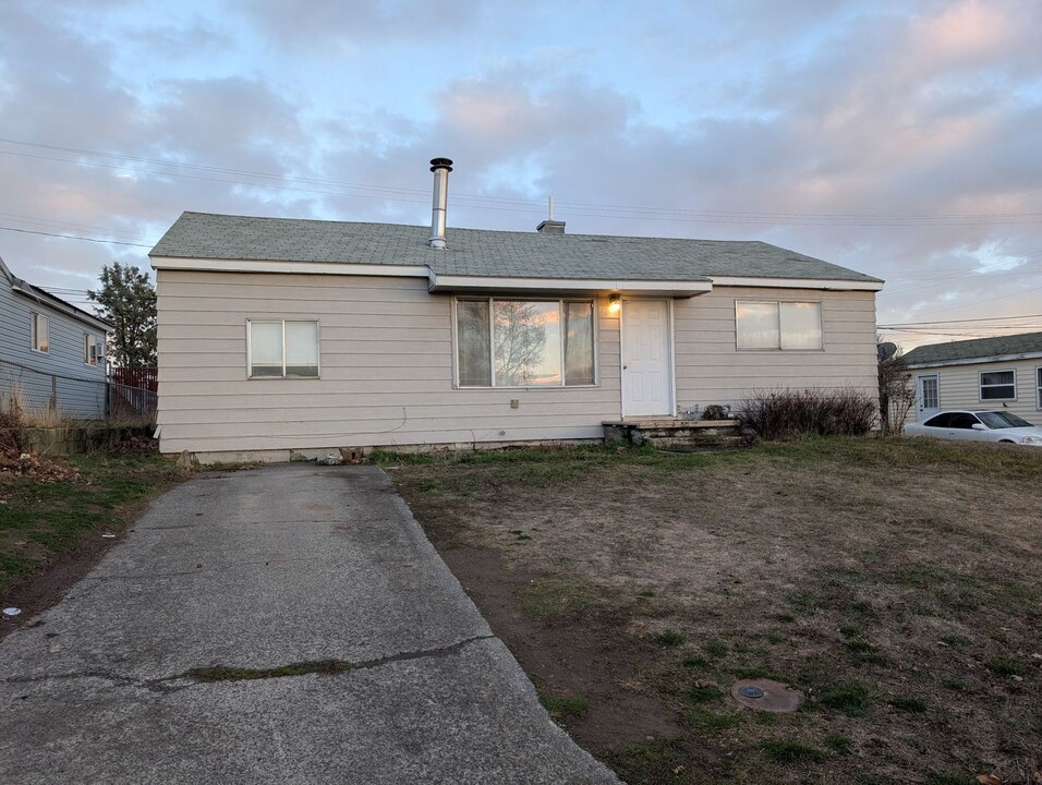 760 SW 28th St in Pendleton, OR - Building Photo