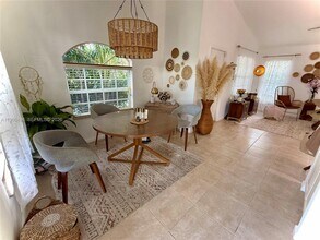 415 32nd St in West Palm Beach, FL - Foto de edificio - Building Photo