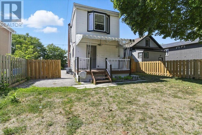111 Cromwell Ave in Oshawa, ON - Building Photo - Building Photo