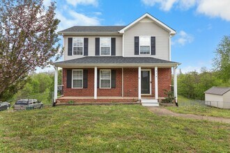 934 Hedge Apple Dr in Clarksville, TN - Building Photo - Building Photo