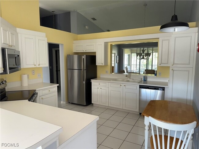 14521 Daffodil Dr in Ft. Myers, FL - Building Photo - Building Photo