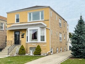 5504 W Sunnyside Ave in Chicago, IL - Building Photo