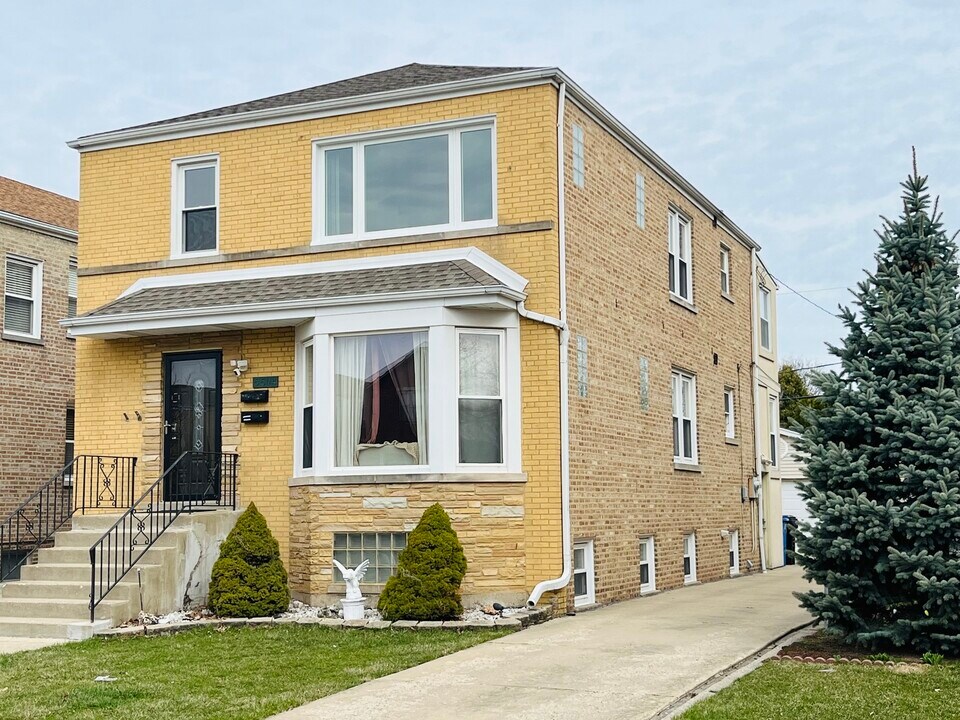 5504 W Sunnyside Ave in Chicago, IL - Building Photo