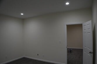 563 Burritt St, Unit 1N in New Britain, CT - Building Photo - Building Photo