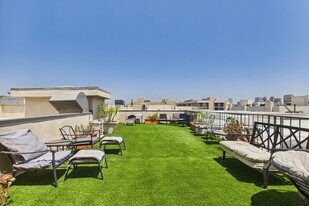 Burton Square in Los Angeles, CA - Building Photo