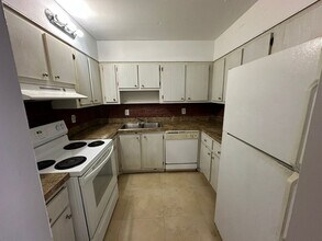 1830 Maravilla Ave in Ft. Myers, FL - Building Photo - Building Photo