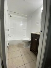 4953 G St SE-Unit -A6 in Washington, DC - Foto de edificio - Building Photo