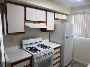 14655 Sylvan Street in Van Nuys, CA - Building Photo - Building Photo