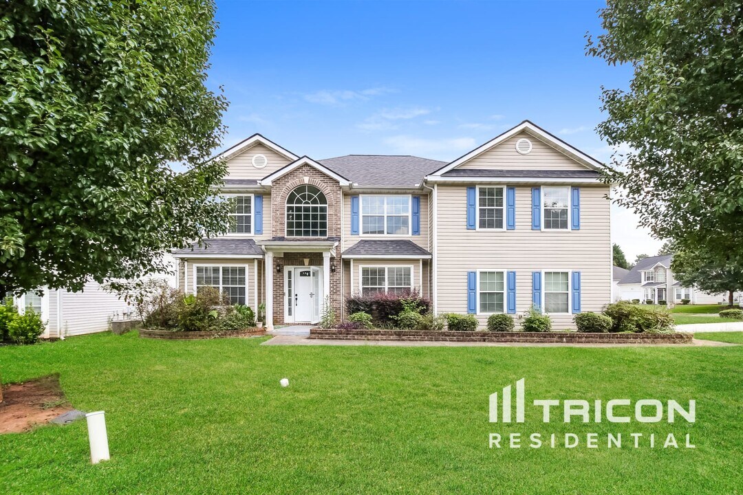 515 Lakeridge Ct in Covington, GA - Building Photo