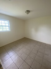 3906 E 11th St, Unit #B in Panama City, FL - Foto de edificio - Building Photo
