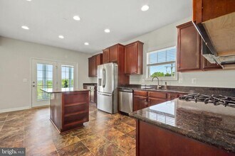 2486 Winthrop Dr in Charlottesville, VA - Building Photo - Building Photo