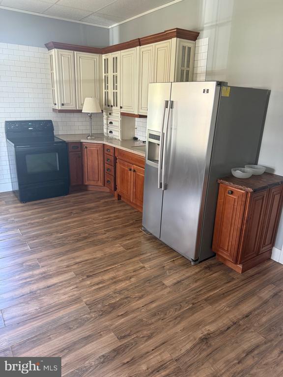 property at 414 E Main St