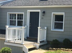 15 Bailey Ave in Darien, CT - Building Photo