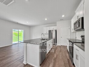 1358 37th Ave Lane NE in Hickory, NC - Building Photo - Building Photo