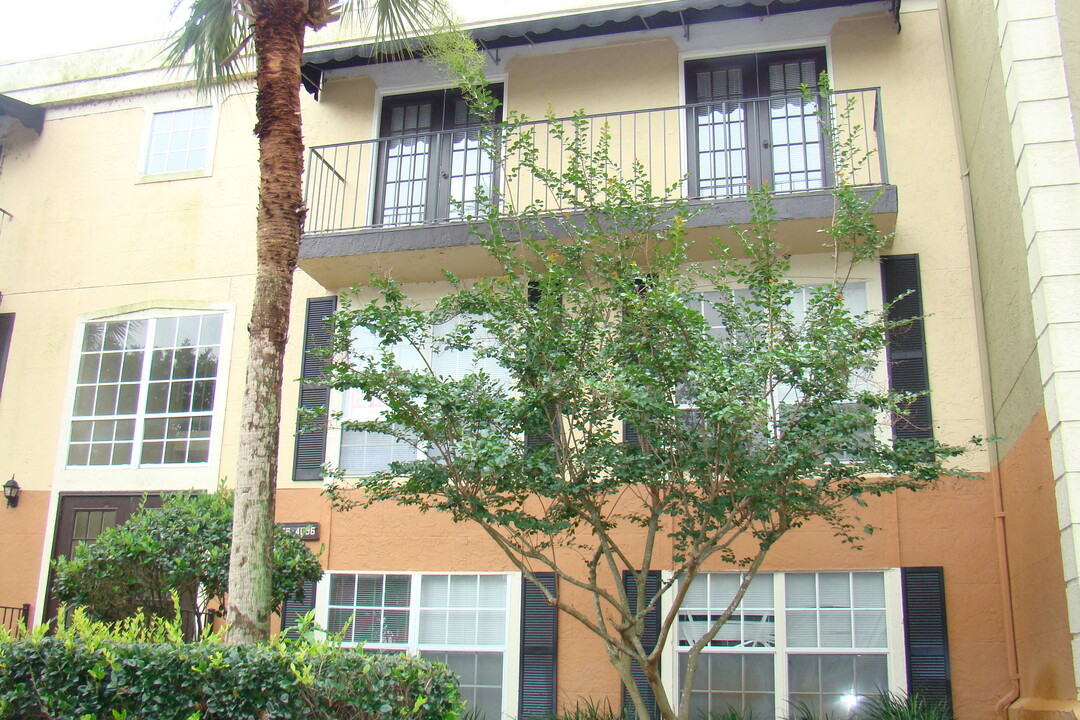 4003 Versailles Dr, Unit 4003F in Orlando, FL - Building Photo