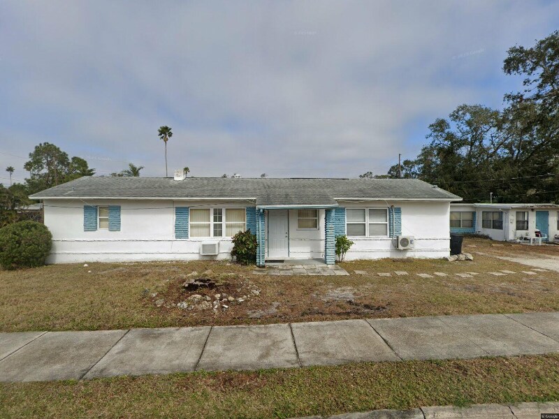1701 Pasadena Dr in Dunedin, FL - Building Photo