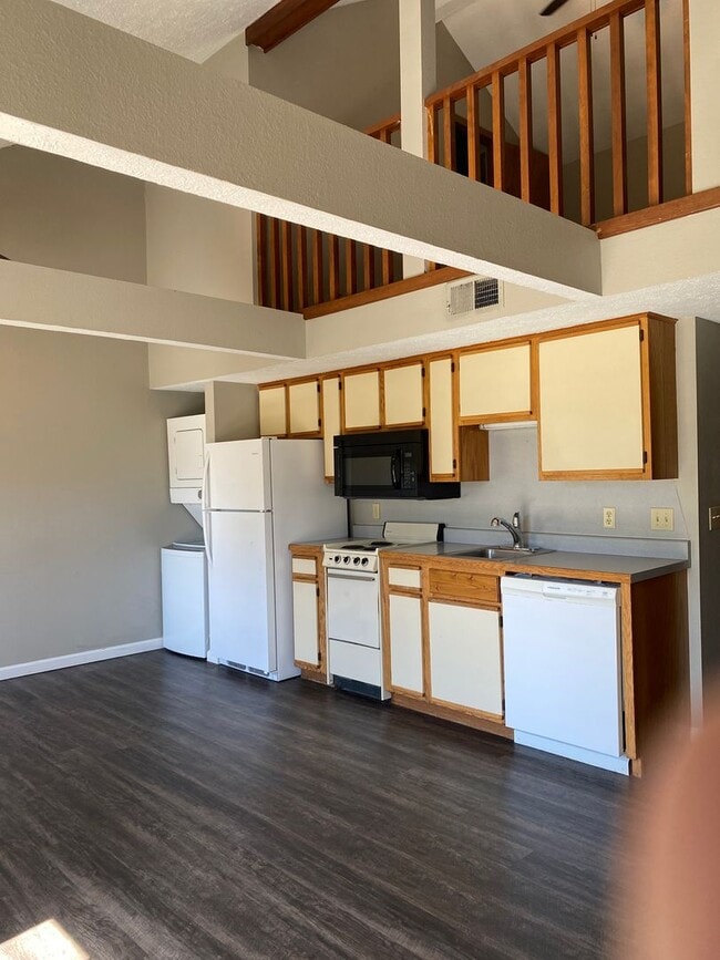 18 Fall Creek Trail in Branson, MO - Building Photo - Building Photo