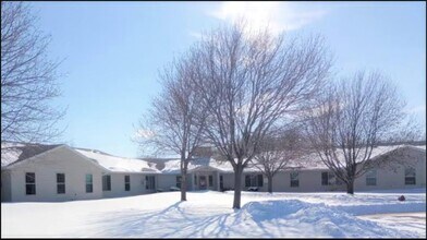745 Streeter Dr in North Sioux City, SD - Foto de edificio - Building Photo