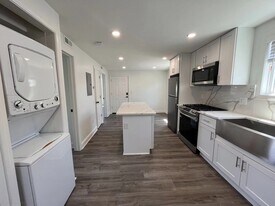 336 Lowell St, Unit 2 in Somerville, MA - Building Photo