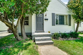 818 Brookley Blvd in Toledo, OH - Building Photo - Building Photo