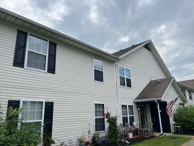 5544 Cedar Springs in Columbus, OH - Building Photo - Building Photo