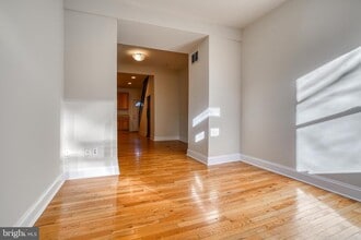 204 S Chester St in Baltimore, MD - Foto de edificio - Building Photo
