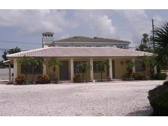 7330 Bay St in St Pete Beach, FL - Building Photo