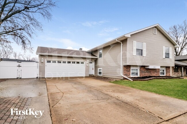 1411 Ticonderoga Dr in St. Peters, MO - Foto de edificio - Building Photo