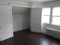 1284 Mathews Ave, Unit 3 photo'