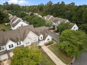 949 Pensford Dr in Whitsett, NC - Building Photo - Building Photo