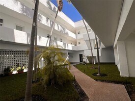 1033 Lenox Ave. in Miami Beach, FL - Building Photo