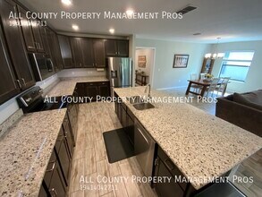 15293 Mille Fiore Blvd in Port Charlotte, FL - Building Photo - Building Photo