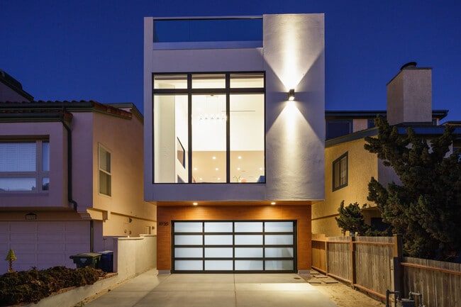 3920 Ocean Dr in Oxnard, CA - Building Photo - Building Photo