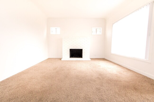 4318 1/2 Lamont St-Unit -4318- in San Diego, CA - Building Photo - Building Photo