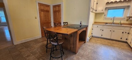 170 S Main St in Waterbury, VT - Foto de edificio - Building Photo