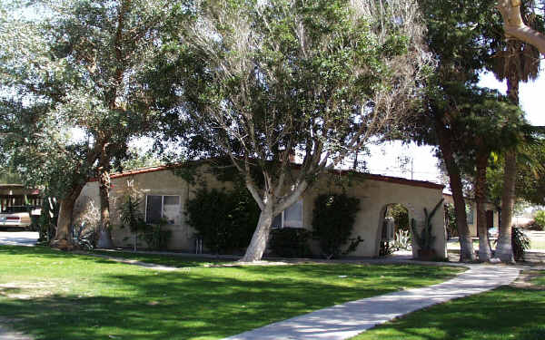 33060--33100 Rancho Vista Dr in Cathedral City, CA - Building Photo