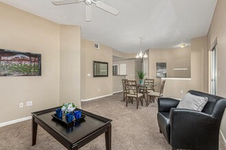 12760 Ironstone Way-Unit -103 in Parker, CO - Foto de edificio - Building Photo