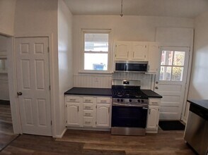 1521 Alton St in Pittsburgh, PA - Foto de edificio - Building Photo