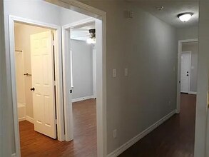 1087 Mann Rd in Conroe, TX - Building Photo - Building Photo