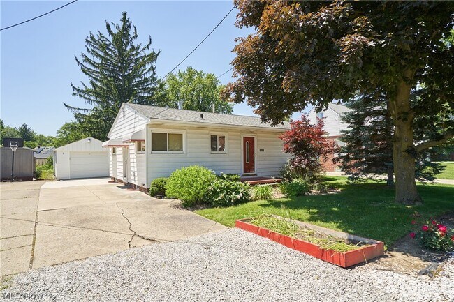 property at 2620 Mogadore Rd