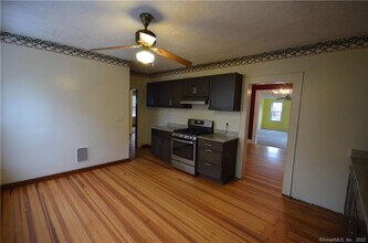 147 Freeman Ave in Stratford, CT - Building Photo - Building Photo