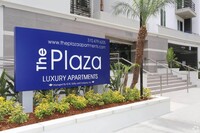 The Plaza Apartments in Los Angeles, CA - Building Photo - Building Photo