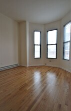 611 W Briar in Chicago, IL - Building Photo - Building Photo