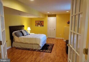 8650 Trenton Chapel Way in Manassas, VA - Building Photo - Building Photo