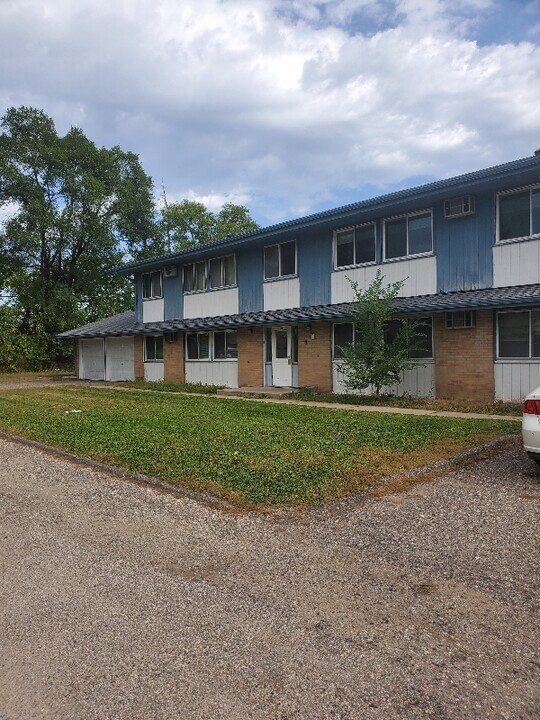 1700 E 80th St in Bloomington, MN - Building Photo