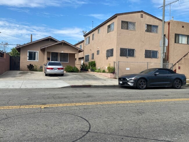 1509 E 20th St in Long Beach, CA - Foto de edificio - Building Photo