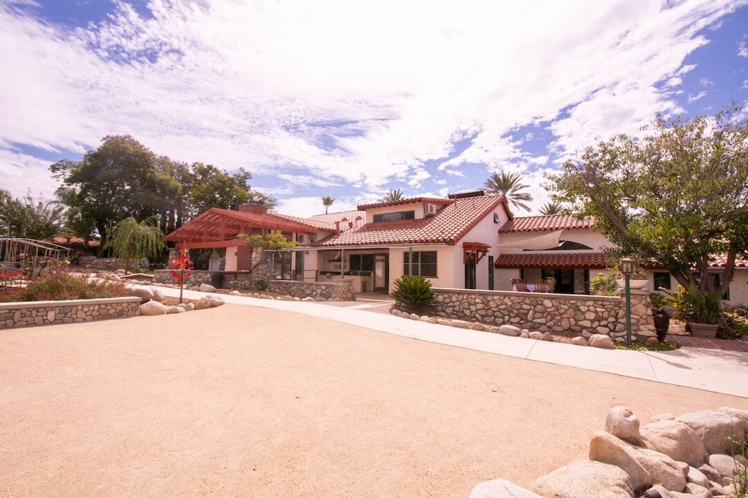 3643 N Mills Ave in Claremont, CA - Building Photo