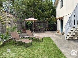 897 Los Robles Dr in Sonoma, CA - Building Photo