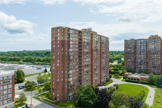 Sterling Club in Toronto, ON - Building Photo - Building Photo